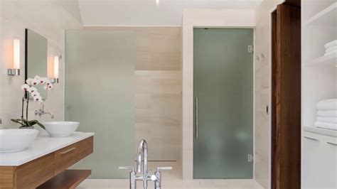 Here are 25 bathroom design inspirations that incorporate this 'glassy and classy'. Bathroom Ideas Interior Bathroom Doors With Frosted ...