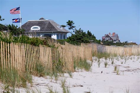 Rich New Yorkers Buying Up Multiple Hamptons Quarantine Mansions