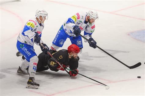 Puszcza Niepołomice zagra na Stadionie Śląskim Re Plast Unia Oświęcim