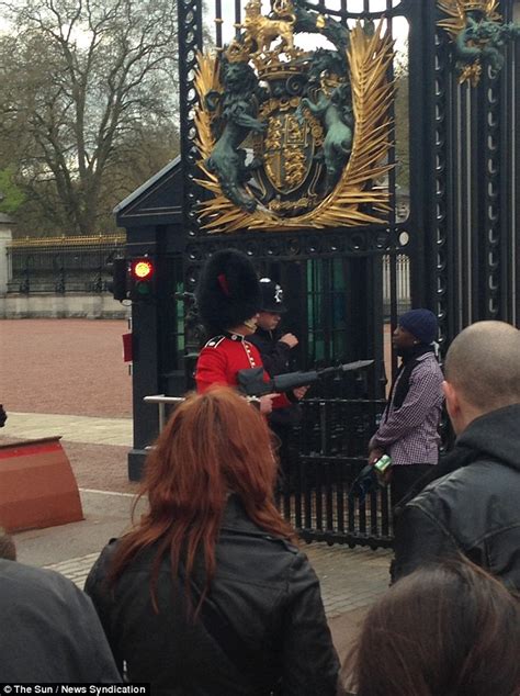 Buckingham Palace Queens Guard Pulls Rifle On Would Be Intruder