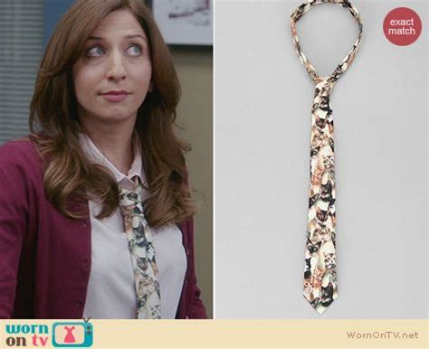 In a tweet wednesday, chelsea peretti announced her departure from the nbc comedy after a brief stint on season 6, with. WornOnTV: Gina's cat tie on Brooklyn Nine-Nine | Chelsea ...