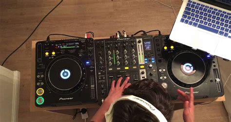 Tips And Tricks How To Livestream Your Dj Sets Like A Boss