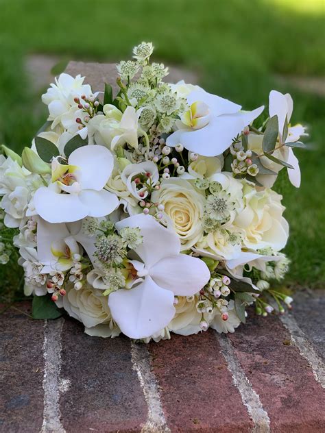 Pin By Buds That Bloom On Bridal And Bridesmaids Bouquets Bridesmaid