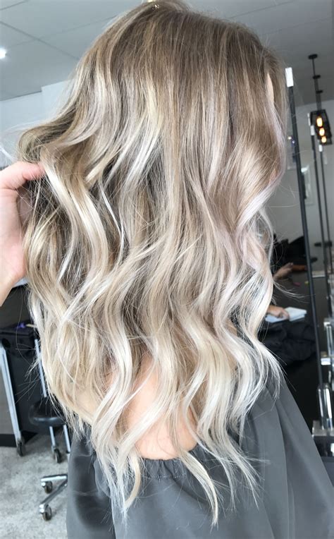 Instagram Kaitlinjadehairartistry Hair Lived In Hair Colour Blonde