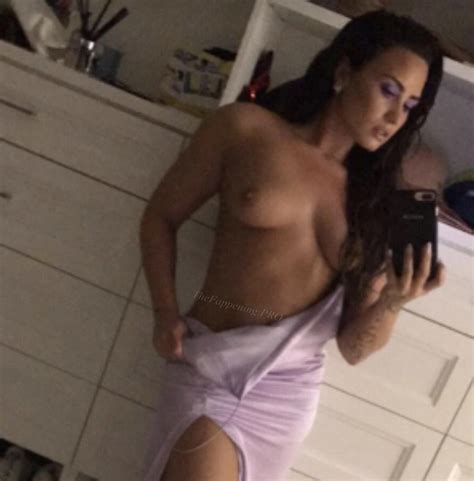 Demi Lovato Nude Leaked New Photos The Fappening