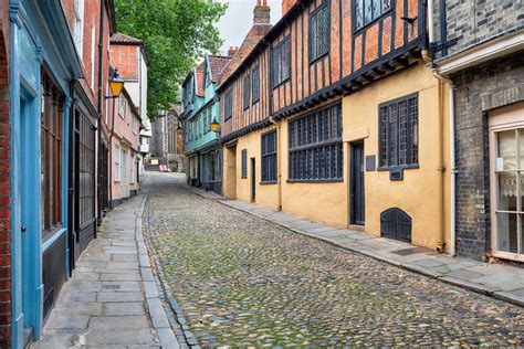 5 Fast Facts About Elm Hill Number 82 The Unthank