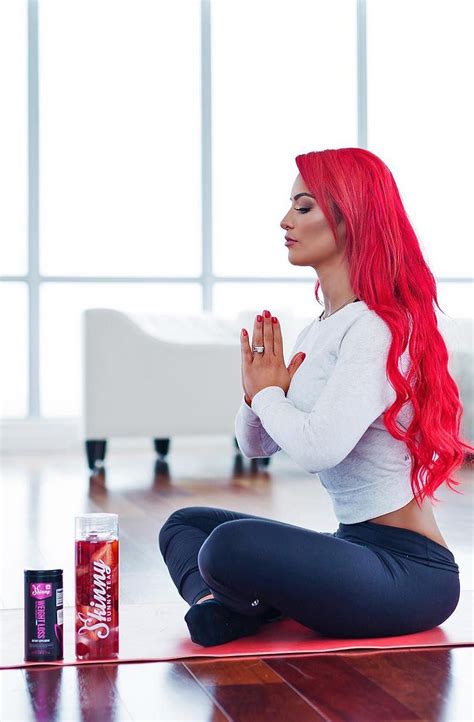 Skinny Ambassador Natalie Eva Marie Loves Her Skinny Bunny Tea During