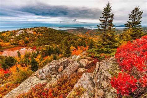 7 Best Places To Visit For Peak Fall Foliage In Maine 2022