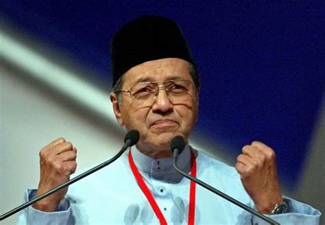 Seperti dijangka pada oct 2003, beliau dianugerahkan sebagai tun. Tamadun Islam & Tamadun Asia: Sumbangan pencapaian ...
