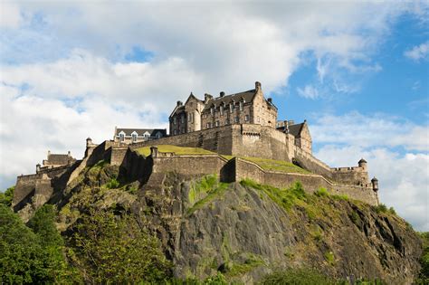 10 Most Famous Castles In The World Blogratify