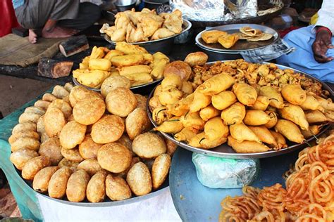 10 Best Street Food Eateries To Explore In Delhi In 2021 Oyo