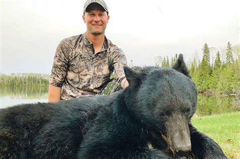 Black Bear And Moose Hunting Packages Pasha Lake Cabins Northern