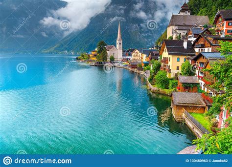 Fantastic Touristic Alpine Village And Lake Hallstatt Salzkammergut