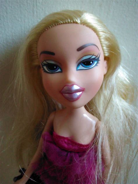 This is how your bratz character doll should look like when you are done drawing her. A Dorky Doll Collector's Toy Box: Thrifted Treasures ...