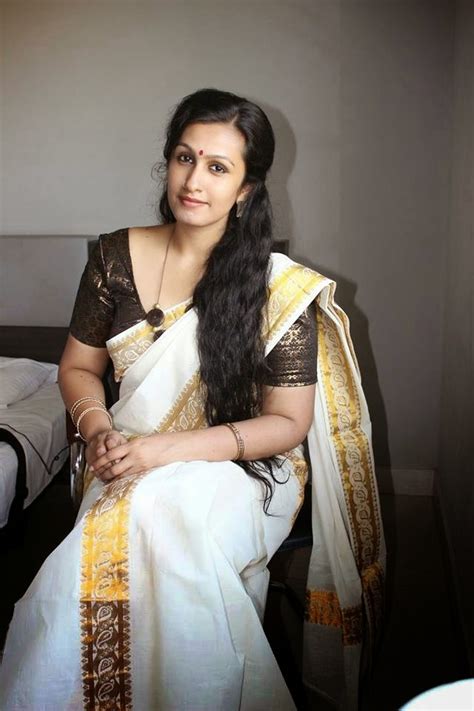 Serial Actress Kavitha Nair Latest Photos In Saree ~ Actress Rare Photo