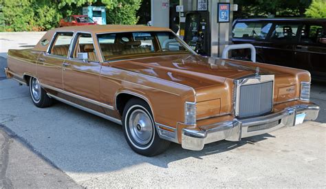 File1978 Lincoln Continental Town Car Front Right Wikimedia Commons