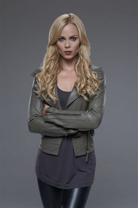 Laura Vandervoort Smallville Celebrities Female Celebs Blonde