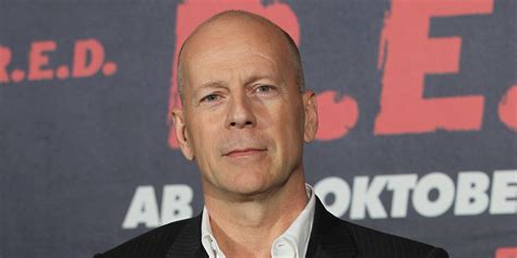 Bruce Willis Makes Statement About Those Pictures Of Him Not Wearing A