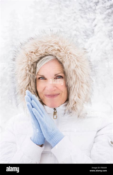 Woman Wearing Fur Hood Hi Res Stock Photography And Images Alamy