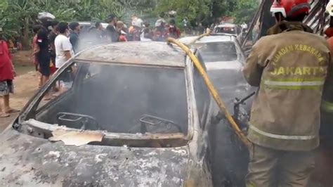 Kebakaran Bengkel Di Duren Sawit Hanguskan 16 Mobil Dan 2 Motor