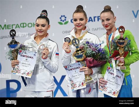 Gymnast Alina Kabaeva Fotos Und Bildmaterial In Hoher Auflösung Alamy