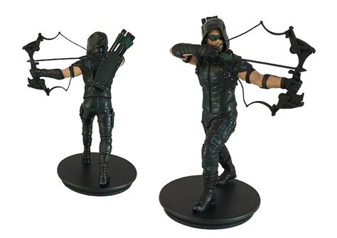 Icon Heroes Green Arrow Tv Statue Paperweight