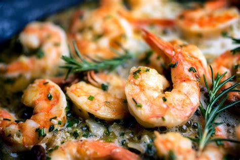 Scrumptious garlic scallops recipe, seared to perfection in a cast iron skillet and cooked in a healthy clarified butter for the ultimate seafood meal! Easy Low-Calorie Shrimp Scampi Recipe