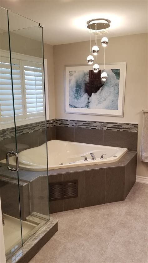 Updated Jacuzzi Tub With Accent Tiles Tub Remodel Top Bathroom
