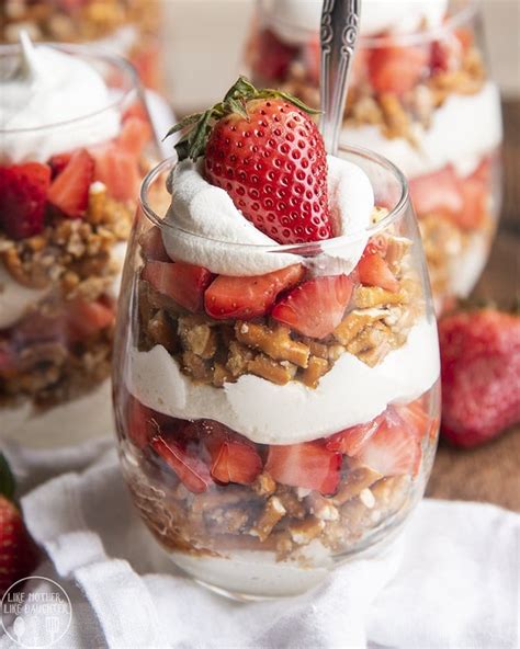 Strawberry Pretzel Jello Salad Like Mother Like Daughter