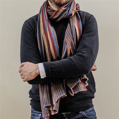 Discover 3 Of The Most Popular Ways To Tie Mens Scarf This Spring The
