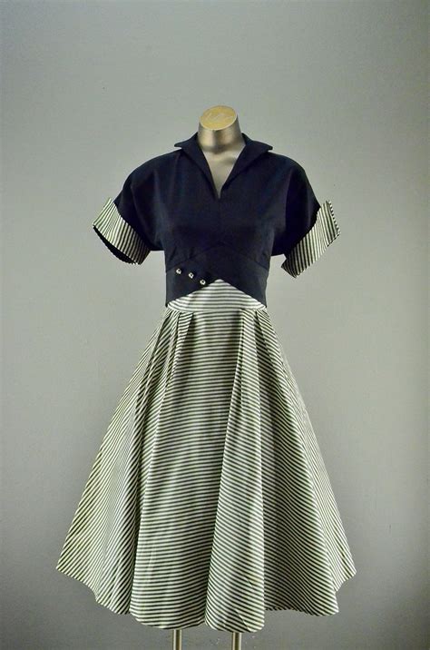 1940s Party Dress New Look Era 40s Stripe Dress Mode Vêtements