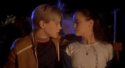 Confirmed Christina Ricci Got With Devon Sawa While Filming Now And