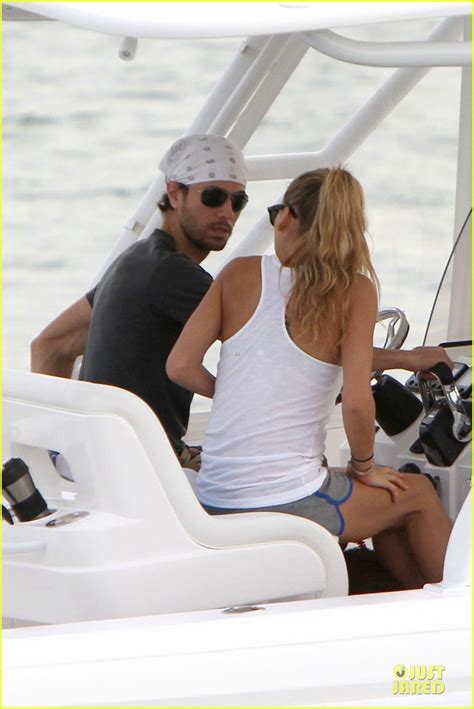 Enrique Iglesias Anna Kournikova Miami Boating Couple Photo