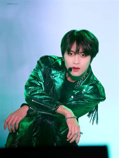 Haechan Donghyuck Haechan My Gorgeous Babe Kpop Nct Johnny Green Aesthetic Winwin