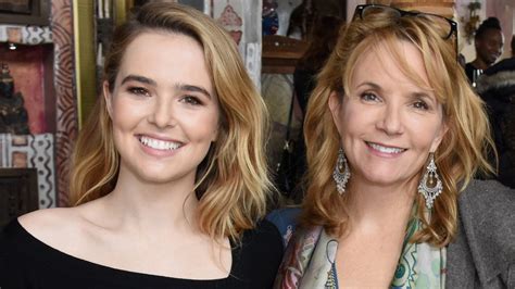 Lea Thompson The Truth About Zoey Deutchs Famous Mom