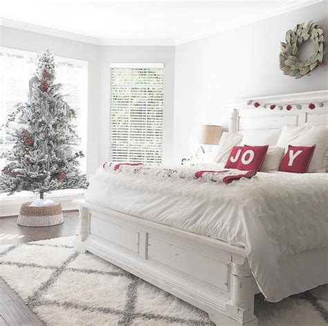 Read on to find out how! Christmas Stuff: 30 Christmas Bedroom Decorating Ideas on ...