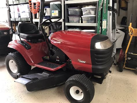 Craftsman Lt 2000 Riding Lawn Mower 42” Excellent Condition For Sale In