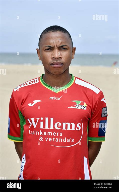 Oostendes Andile Jali Poses For Photographer At The 2017 2018 Season