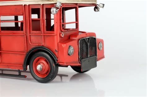 Kovový Model Dvoupatrový Autobus 32cm