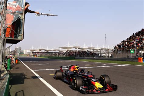 F1s Chinese Gp Saw Ricciardos Shanghai Success Put A Spotlight On