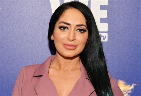‘jersey Shore Star Turned Emt Angelina Pivarnick Sues City Says Ems
