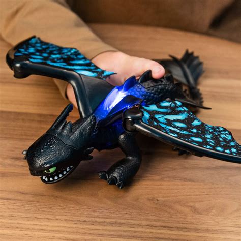 Dragons Toothless Deluxe Figure How To Train Your Dragon