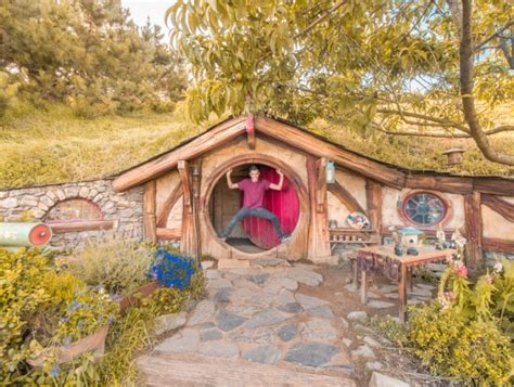 Visit Hobbiton The Hobbit Homes In New Zealand Tips Pics And Tours
