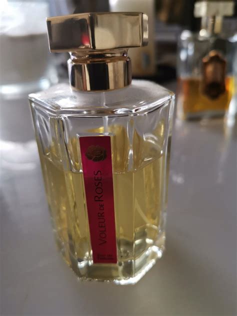 Voleur De Roses Lartisan Parfumeur аромат — аромат для мужчин и женщин 1993