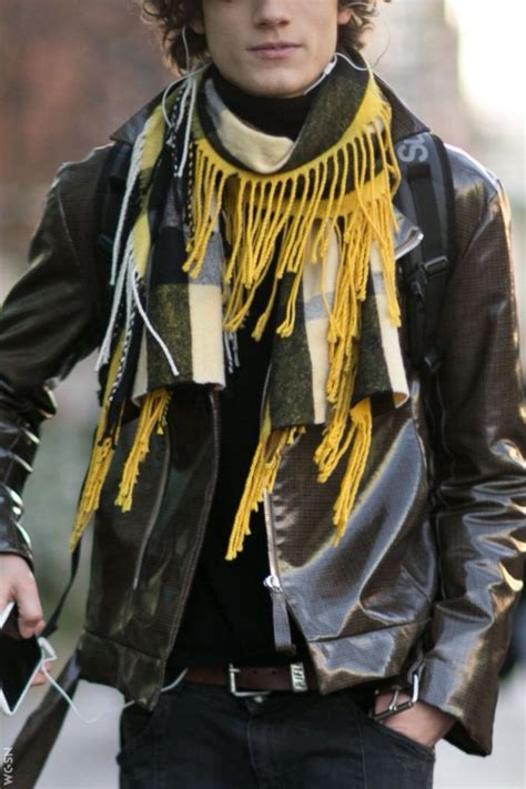 There's that hint of classy swagger that comes with a scarf when men wears it. 8 Trendy Ways to Wear Winter Scarves Creatively .. 2019 Trends - Pouted Magazine