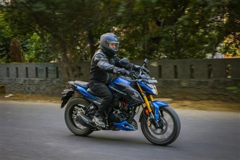 Honda hornet 2.0 is assemble/made in india. Honda Hornet 2.0 Review; mileage, fuel efficiency, top ...