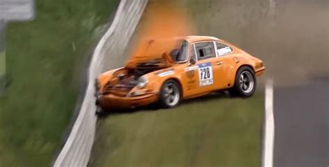 Porsche 911 Classic Gets Ruined In Nurburgring 24h Race Crash