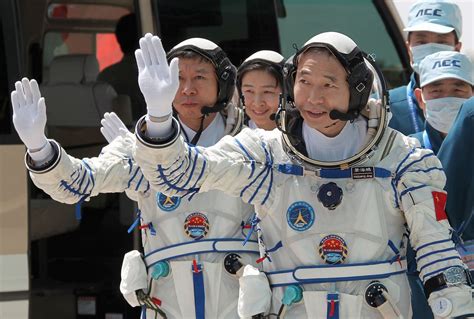 Dragons Ride Mission Patch For Chinas 1st Crewed Space Docking Space