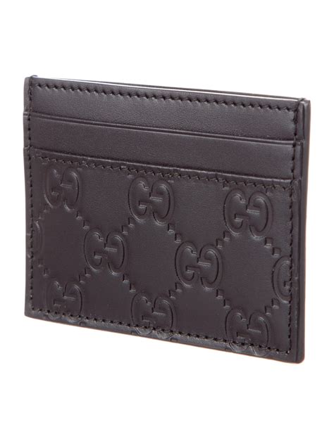 Crafted in beautiful black calf leather, its sophisticated long design is testament to the house's traditional italian artisanship. Gucci Guccissima Money Clip Card Holder - Accessories ...