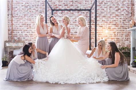 Australia's largest online wedding dress marketplace. Second Hand Wedding Dresses, Preowned & Sample Gowns. Sell ...
